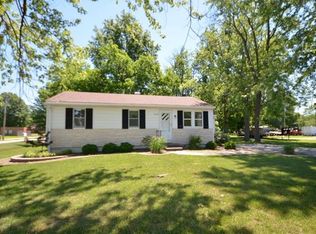 2124 N 4th St, Fayetteville, IL 62258