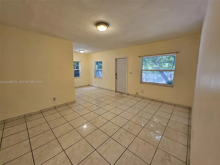 822 SW 31st Ave #822 — Photo 2