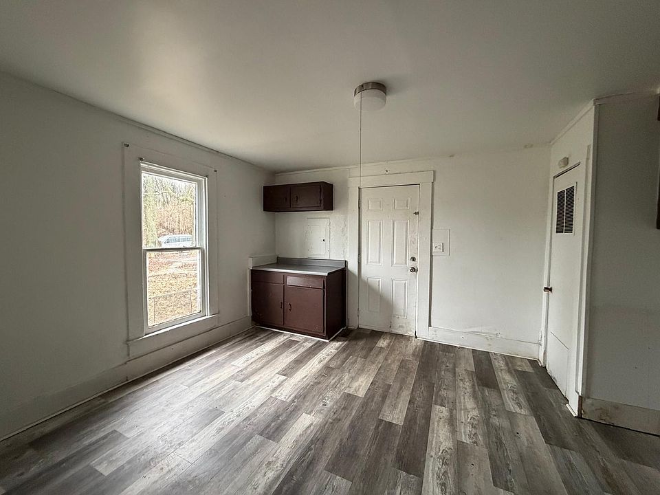 1st image of 434 Wood St