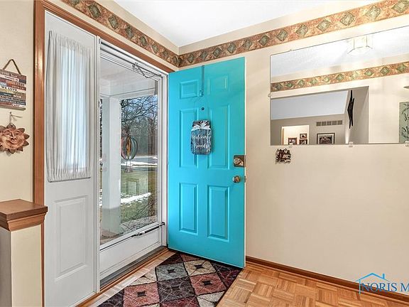 4th image of 321 Cherry St