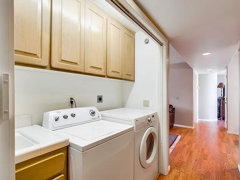 831 Allerton Ct — Photo 35