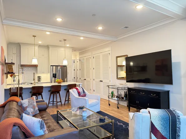 217 16th St NE #2, Washington, DC 20002