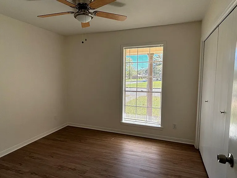 1009 Lawndale Ave — Photo 6