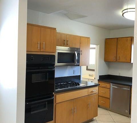 2nd image of 6638 Vineland Ave