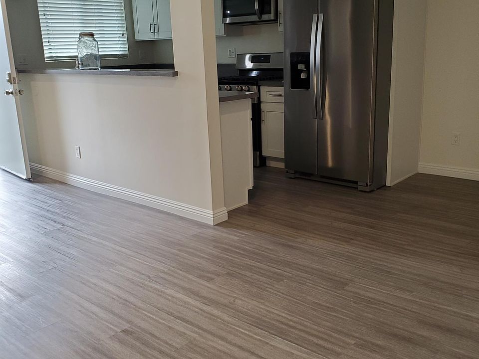 1st image of 522 N Alexandria Ave #11A