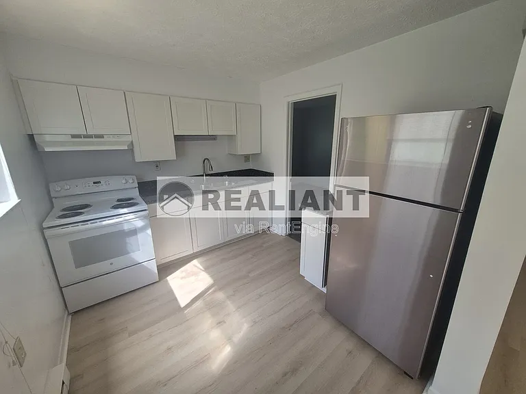 918 Highland Ave #2 — Photo 5