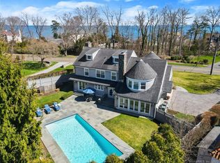 424 Ocean Dr W, Stamford, CT 06902