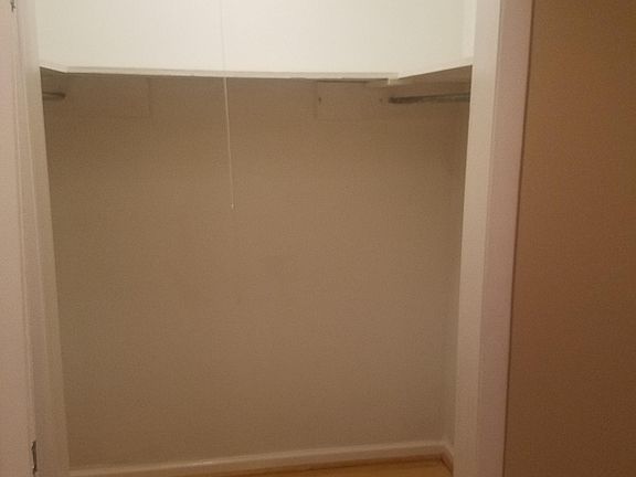 5th image of 201 Washington Sq APT A