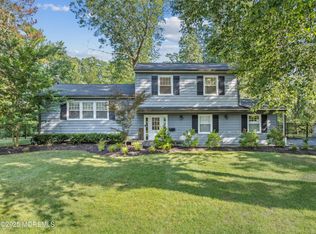 28 High Point Rd, Lincroft, NJ 07738