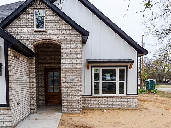 3rd image of 300 S College Dr