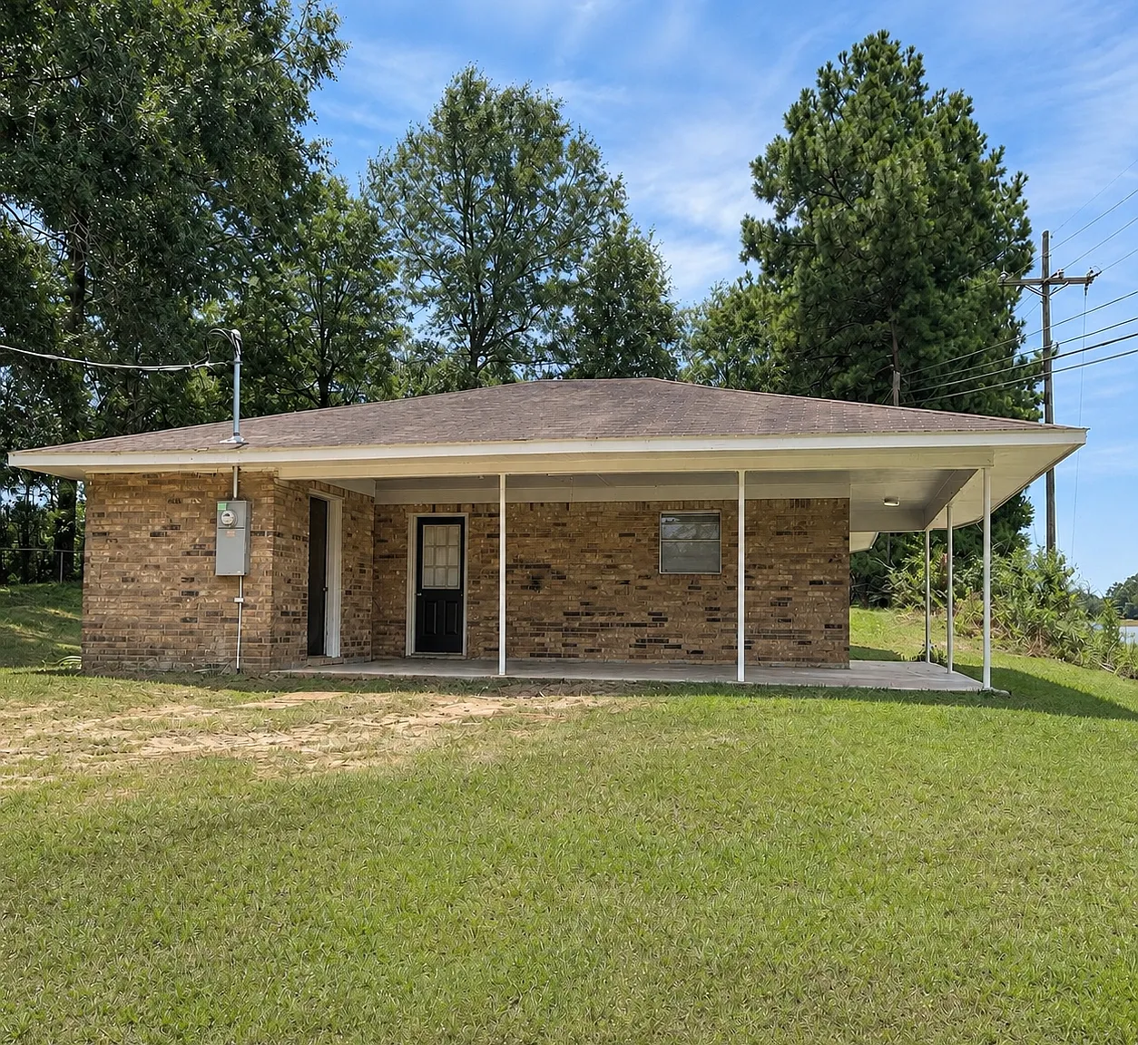 3 bed, 1200 sqft, $1,400 — Photo 1