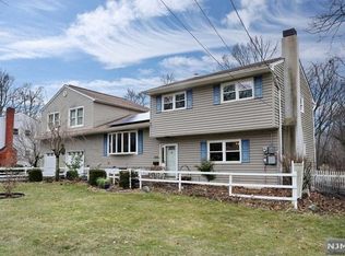 305 Elizabeth Ave, Ramsey, NJ 07446