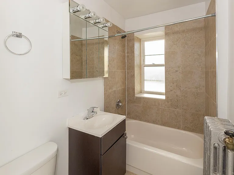 1246 W. Pratt — Photo 32