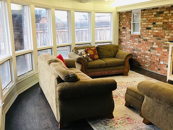 5th image of 708 Foster Ln