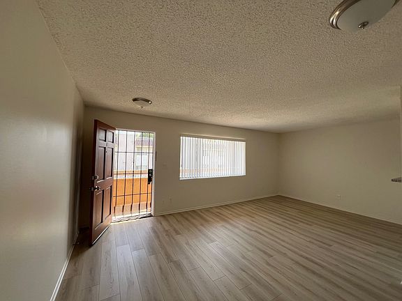 3rd image of 1039 E Spazier Ave #K