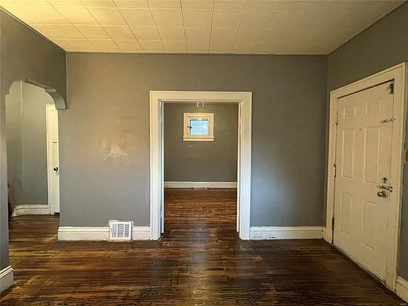 4th image of 5825 Janet Ave