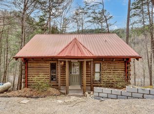 220 Parkline Way, Townsend, TN 37882