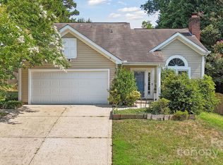 14607 Sapphire Ln, Pineville, NC 28134