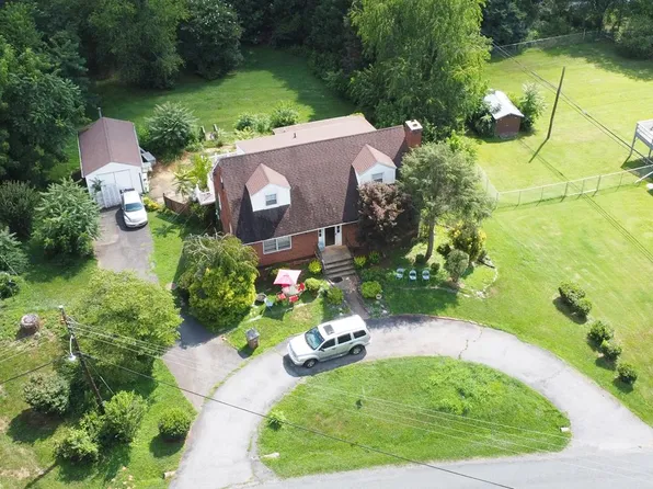 117 Riverview Rd, Hurt, VA 24563