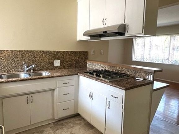 3rd image of 4481 Chevy Chase Dr APT 16