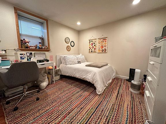 4th image of 73 Thatcher St #1