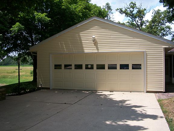 4th image of 2482 Pullins Dr