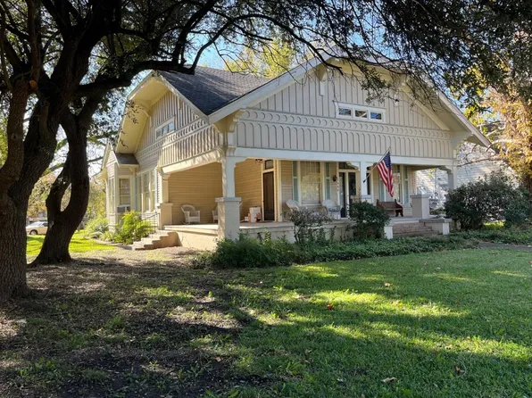 1406 W Main St, Clarksville, TX 75426