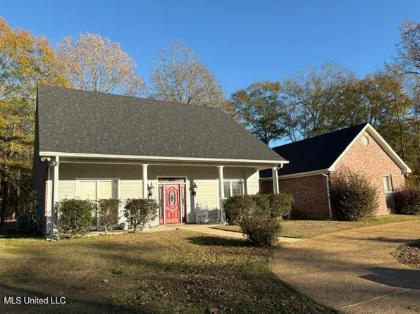 146 Richmond Dr, Florence, MS 39073