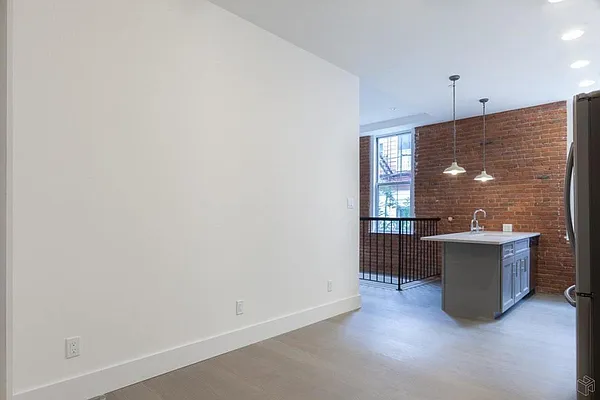 Rented by Compass | media 39