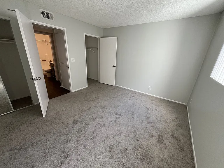 951 S. Oxford Ave. — Photo 88