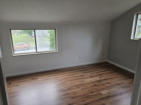5th image of 363-391 S Walnut St