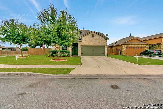 1st image of 305 Oak Creek Way