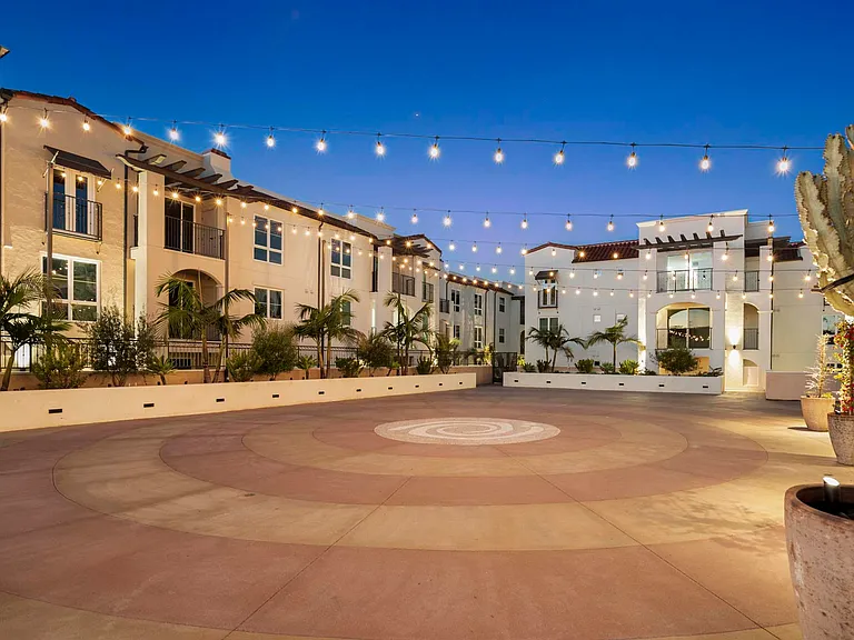 Eddy Redondo Residences — Photo 12