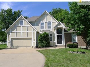 1436 SW Surrey Trce, Lees Summit, MO 64081