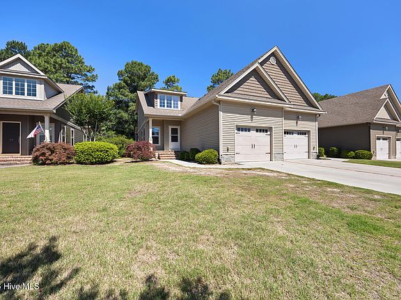 3rd image of 26 Cypress Circle