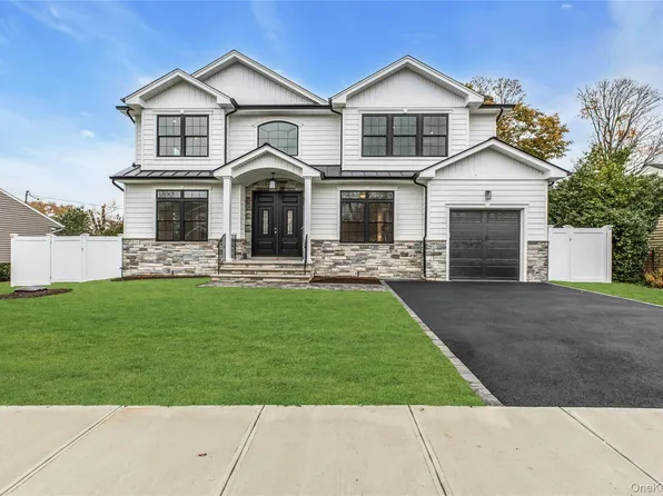 7 Sheridan Street, Old Bethpage, NY 11804