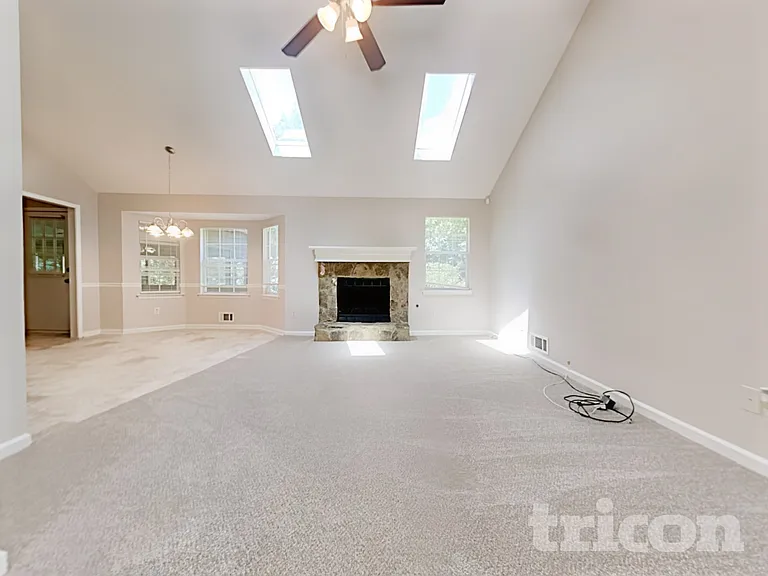 160 Branchwood Dr — Photo 2