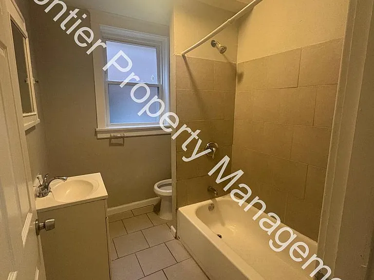 5309 Michigan Ave — Photo 6
