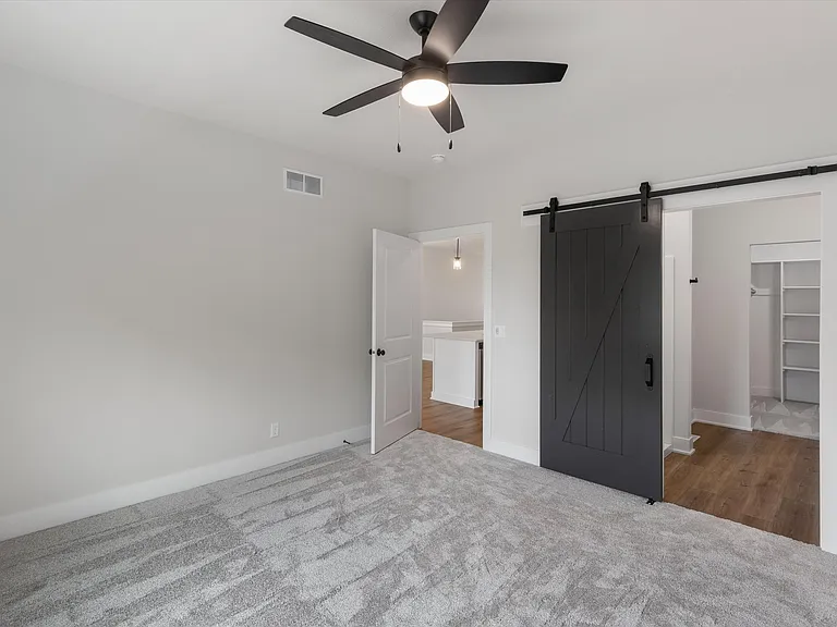 202 N 30th St #202 — Photo 12