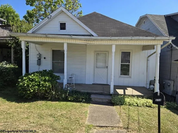 314 Pennsylvania Ave, Nutter Fort, WV 26301