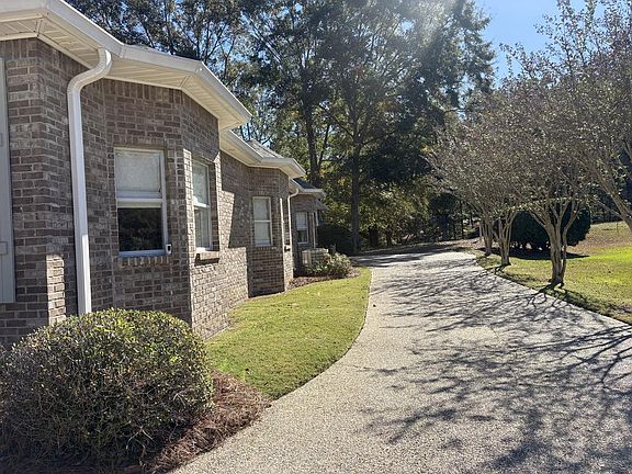 5th image of 25 Windermere Blvd