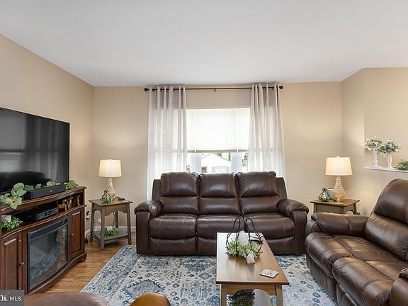 4th image of 11 Quail Hollow Dr