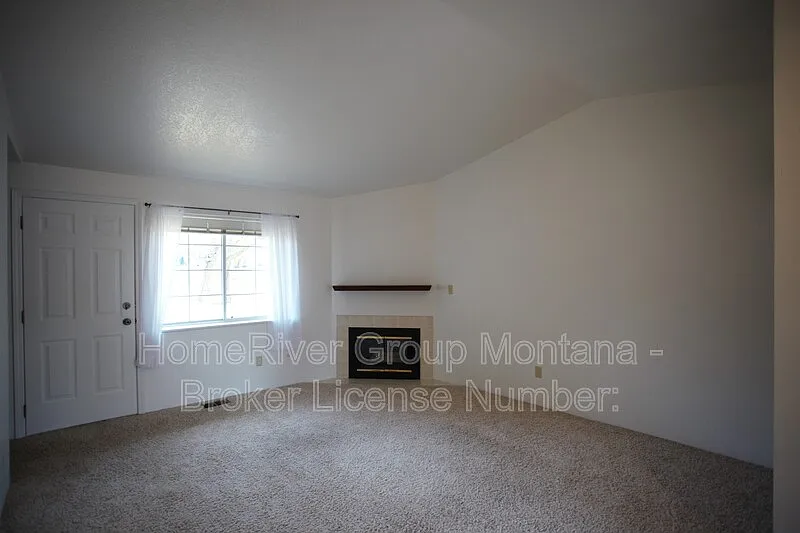 3 bed, 2.0 bath, 1205 sqft, $1,895 — Photo 4