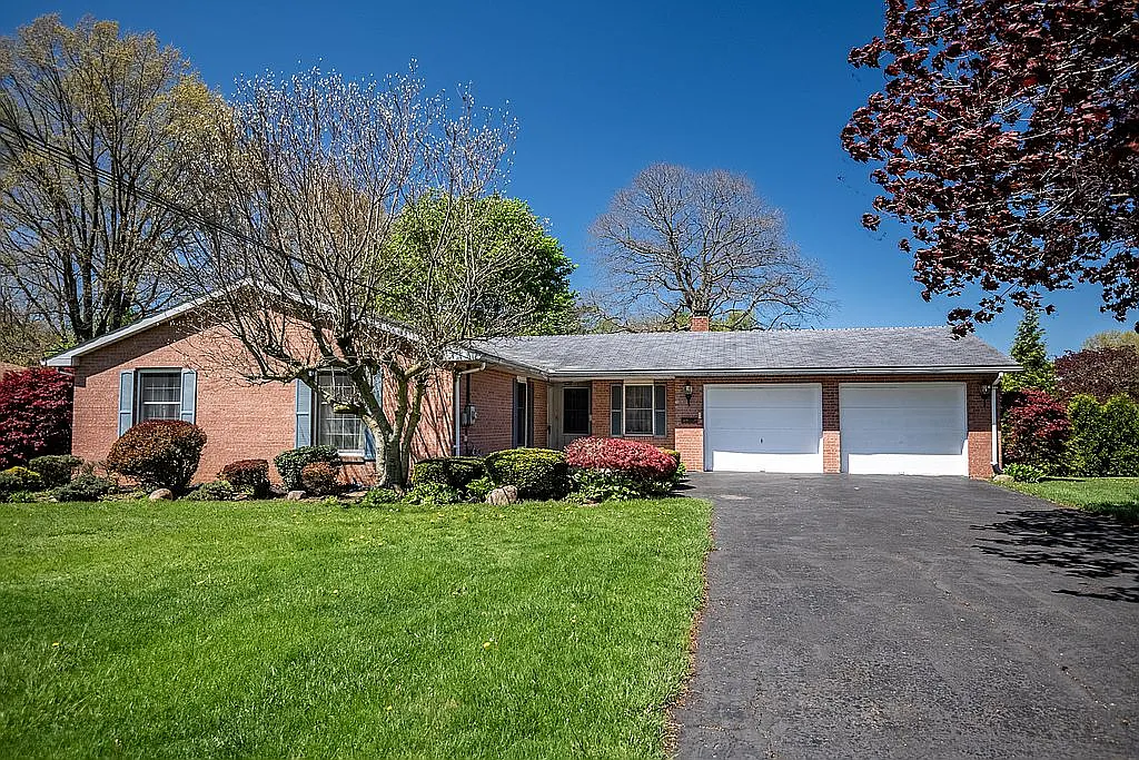 517 Richmond Dr photo 1