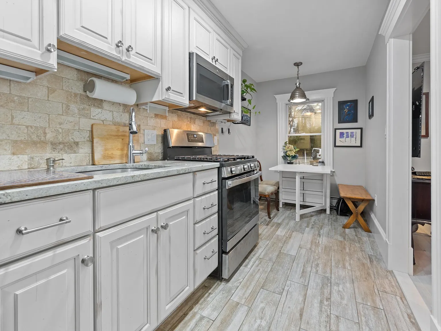 Studio, 400 sqft, $2,350 — Photo 4