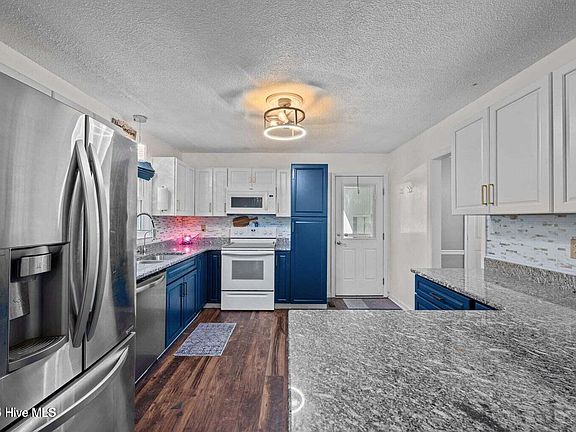 4th image of 200 Stratford Road