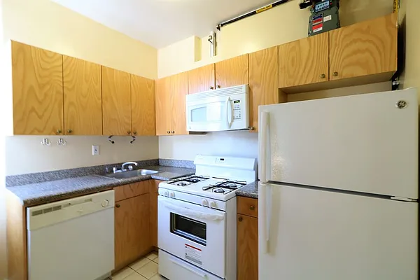 Rented by Alma Realty Corp. | media 4