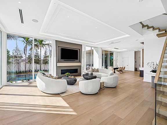 4th image of 330 Grove Place