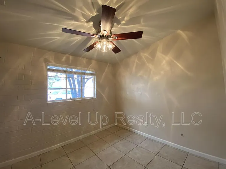 1980 N Tyndall Ave #1B — Photo 15