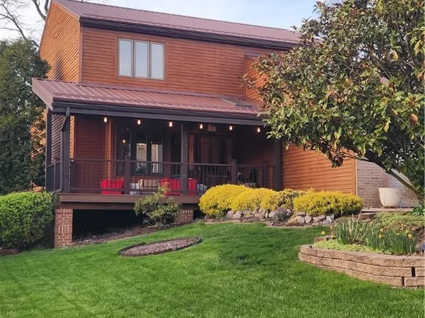 229 Sycamore Ridge Dr, Springdale, PA 15144